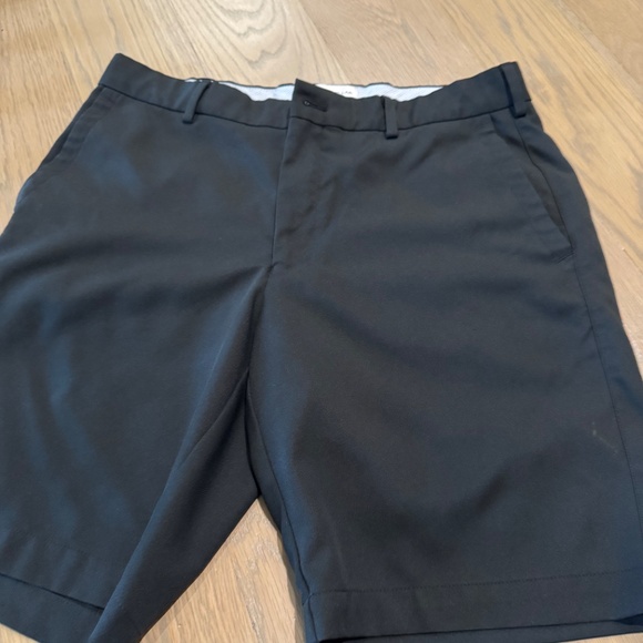 Men's Black Peter Millar Shorts _  Size 32 - Picture 6 of 6